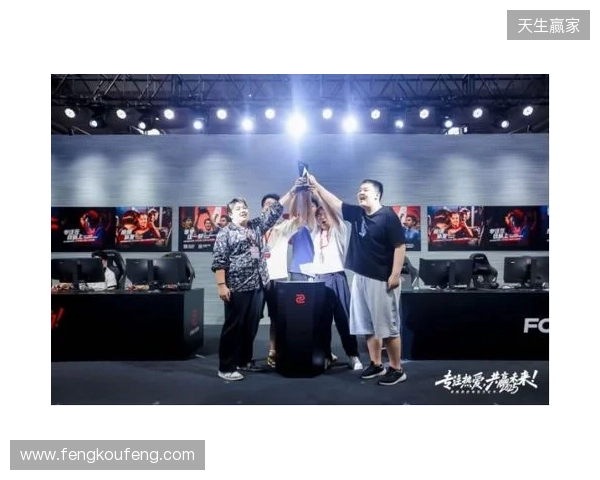 与好友并肩!你的电竞梦想从卓威高校对抗赛启航! 与好友并肩!你的电竞梦想从卓威高校对抗赛启航!